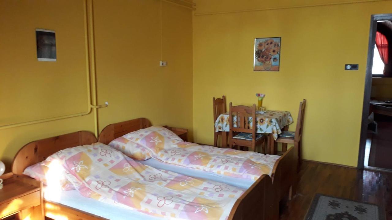 Centrum Apartman Hotel Hajdúszoboszló Екстериор снимка