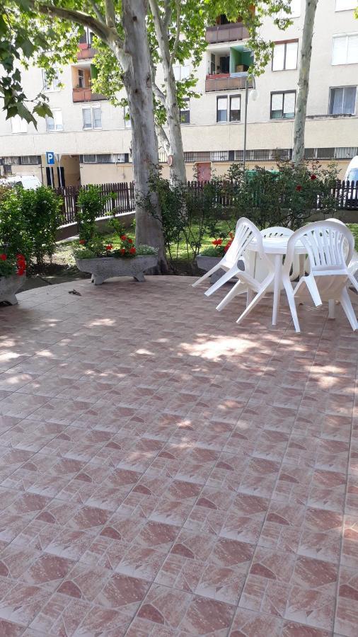 Centrum Apartman Hotel Hajdúszoboszló Екстериор снимка
