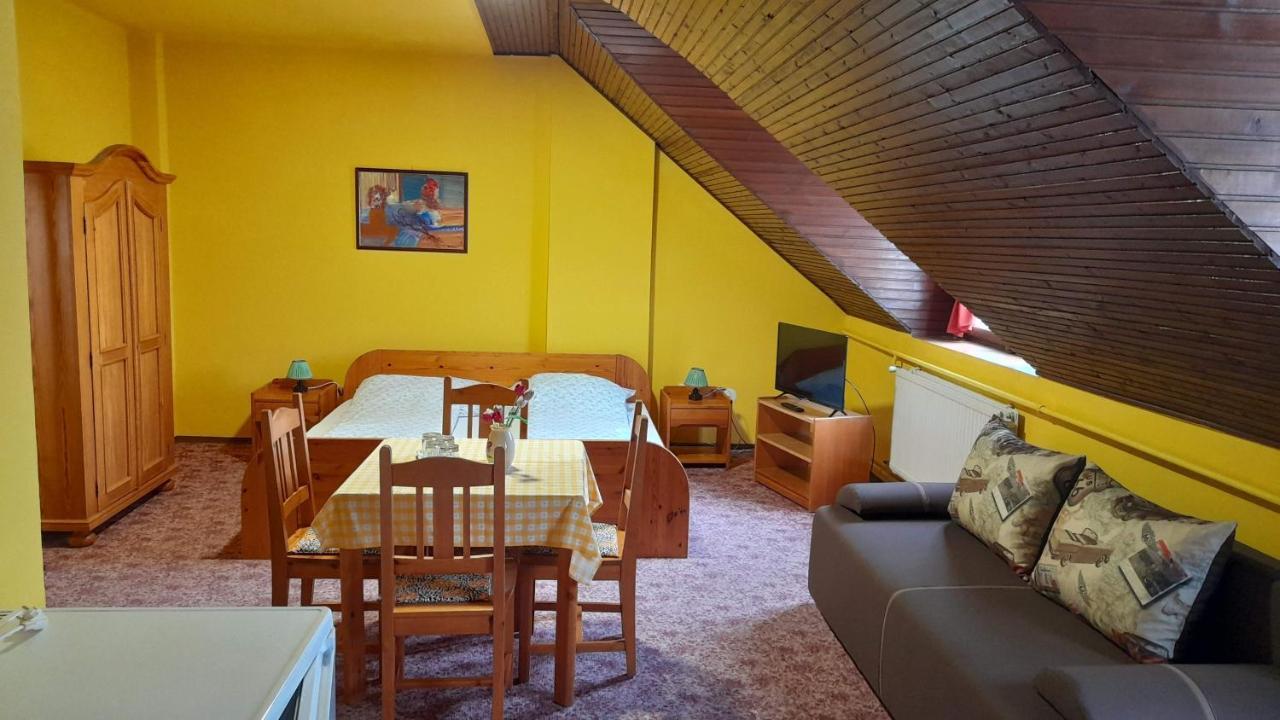 Centrum Apartman Hotel Hajdúszoboszló Екстериор снимка